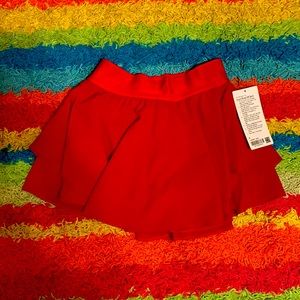 Lululemon red court rival tennis skirt size 4.NWT